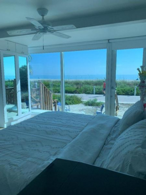 Castle BTH2 Stunning Oceanfront Townhouse, Private Beach Access, Private Pool Access, Tennis and Free Parking!